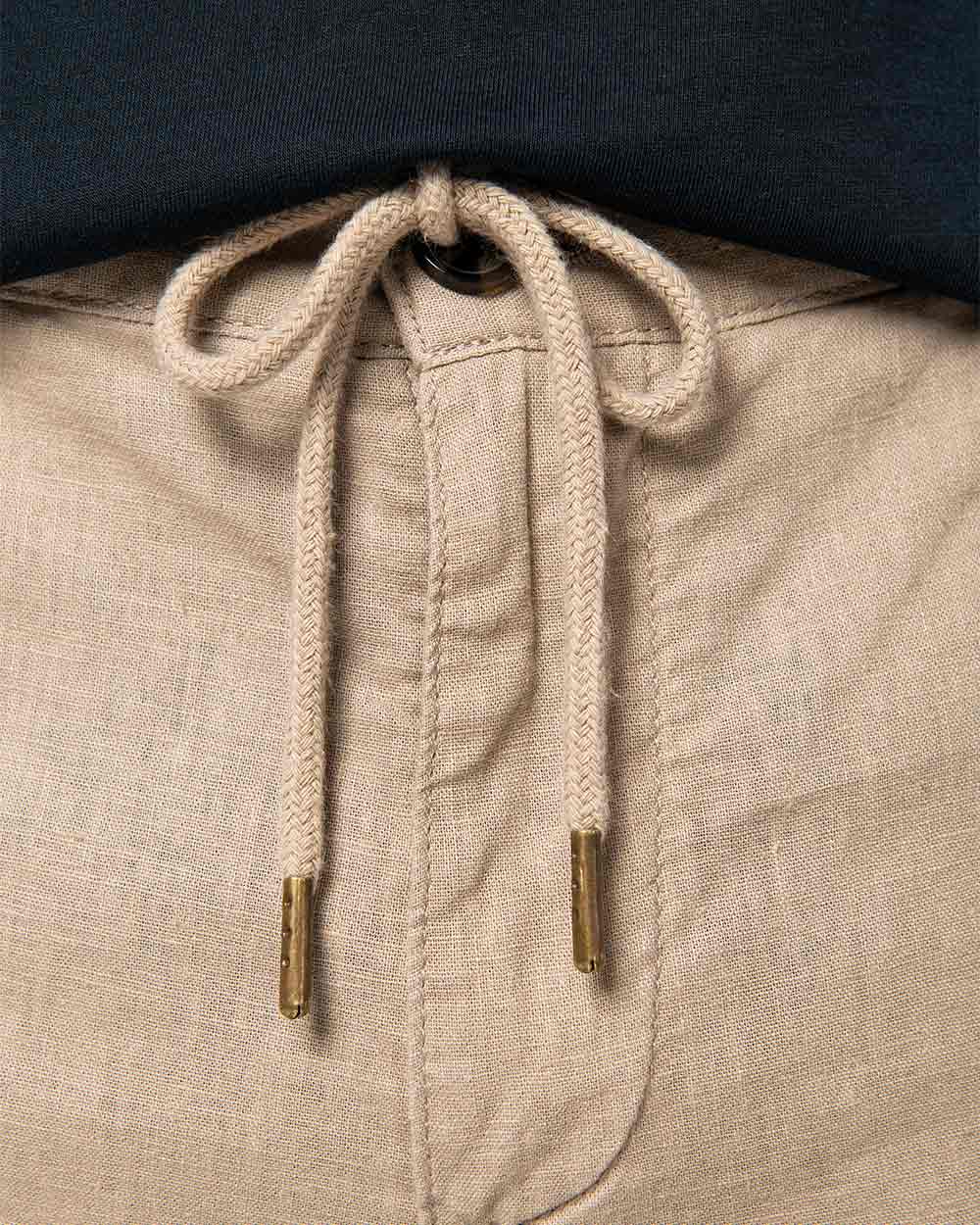 nachhaltige-leichte-chinohose-herren-beige_01