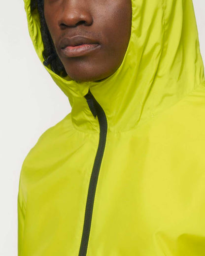 nachhaltige-ueberzieh-regenjacke-recycelt-lime_flash_05