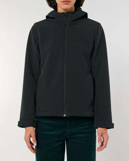 damen-softshell-kapuzenjacke-recycelt-black_02
